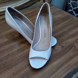 Marc FISHER Peep-toe heels size 6.5 color-Cream/Nude